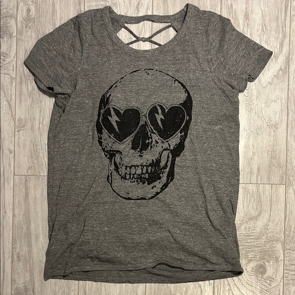 Chaser Gray Skull Short Sleeve Tee​​